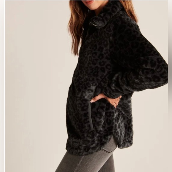 Abercrombie & Fitch Leopard Faux Fur Half Zip Jacket Pullover Sweatshirt Size M - Picture 3 of 11